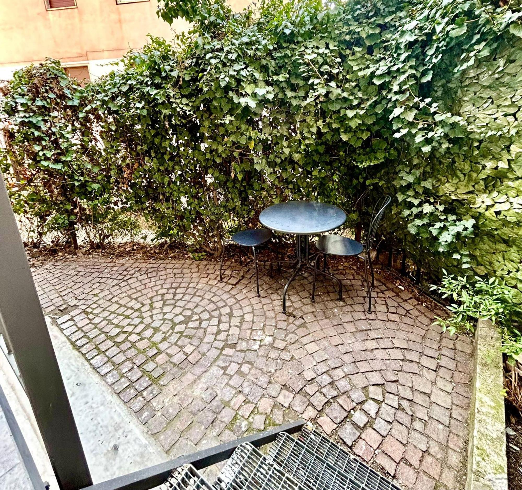 Lovely 2 Room Apartment With Small Garden Milaan Buitenkant foto