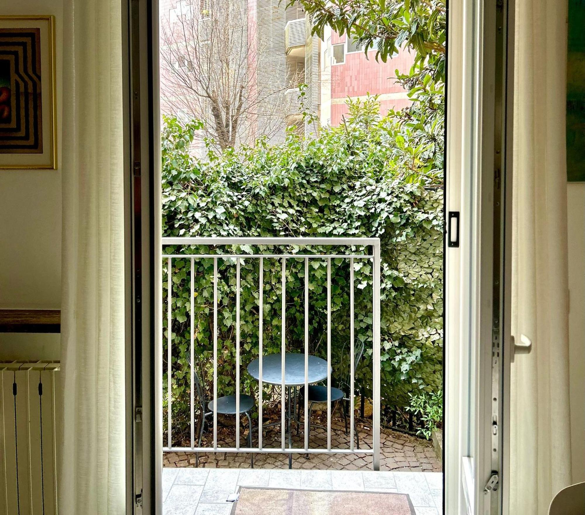 Lovely 2 Room Apartment With Small Garden Milaan Buitenkant foto